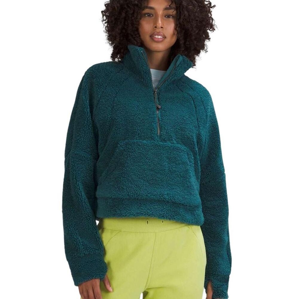 Lululemon Scuba Oversized Cropped Fleece Funnel Neck in Green Jasper
